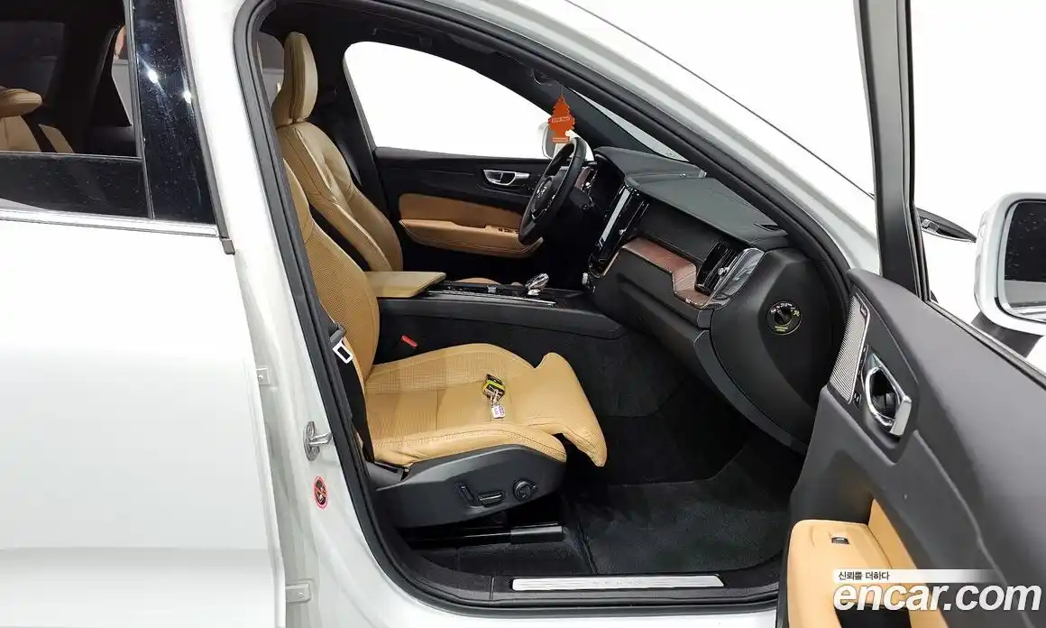 Volvo XC60 2024 2.0 гидро в Москве № 293754, фото 11