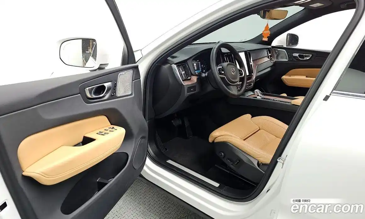 Volvo XC60 2024 2.0 гидро в Москве № 293754, фото 10