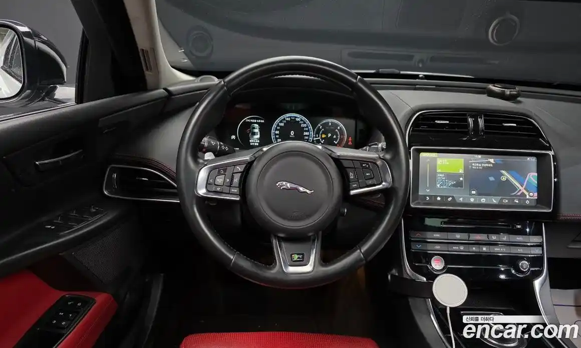 Jaguar XE 2018 2.0 гидро в Москве № 331534, фото 13