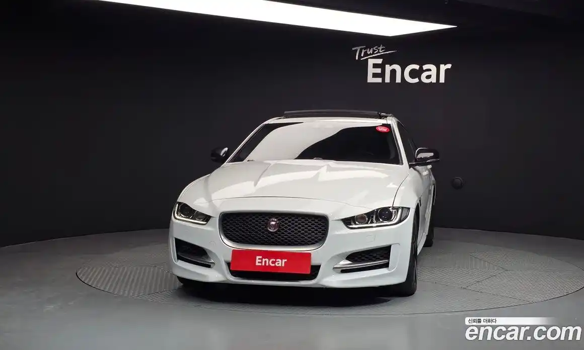 Jaguar XE 2018 2.0 гидро в Москве № 331534, фото 3
