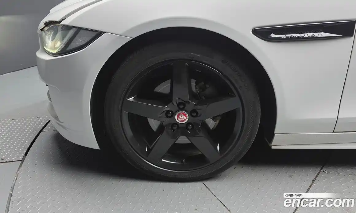 Jaguar XE 2018 2.0 гидро в Москве № 331534, фото 5