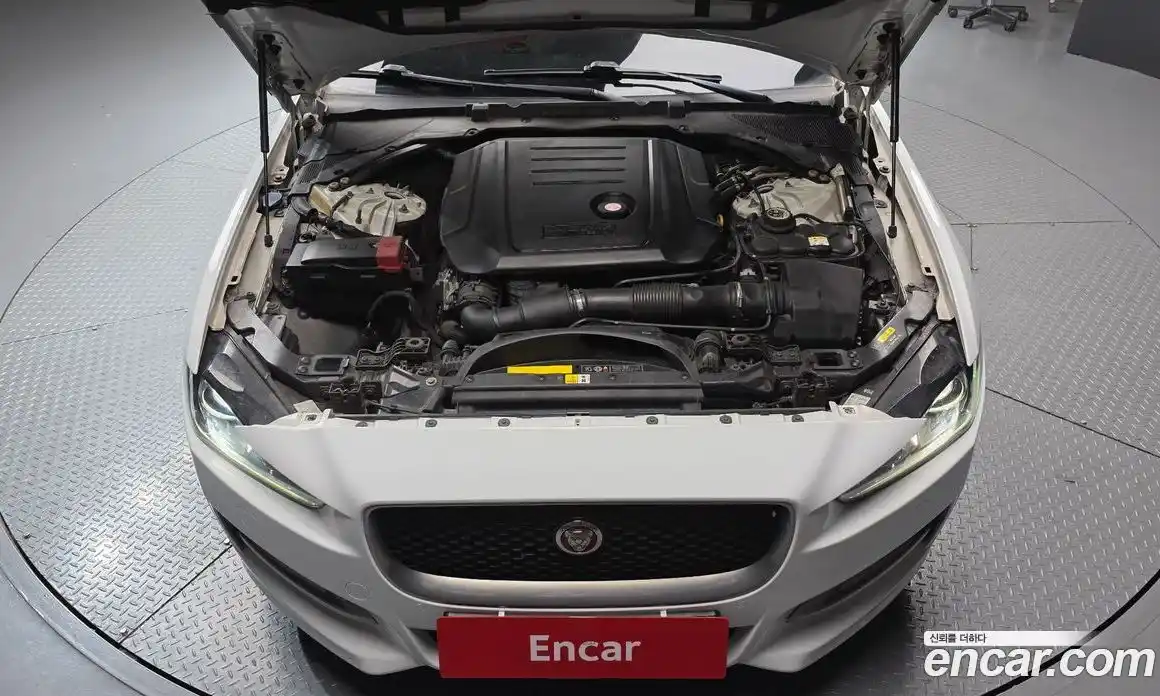 Jaguar XE 2018 2.0 гидро в Москве № 331534, фото 6