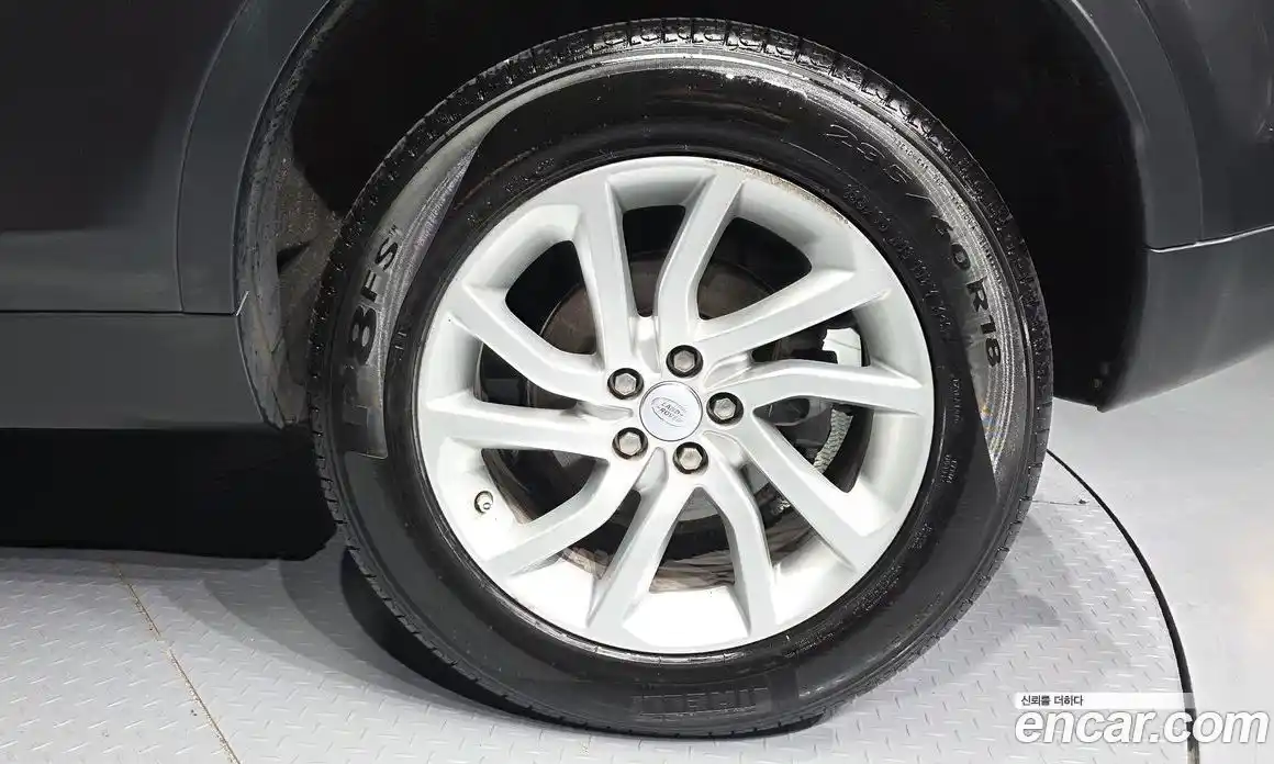 Land Rover Discovery Sport 2018 2.0 гидро в Москве № 471284, фото 5