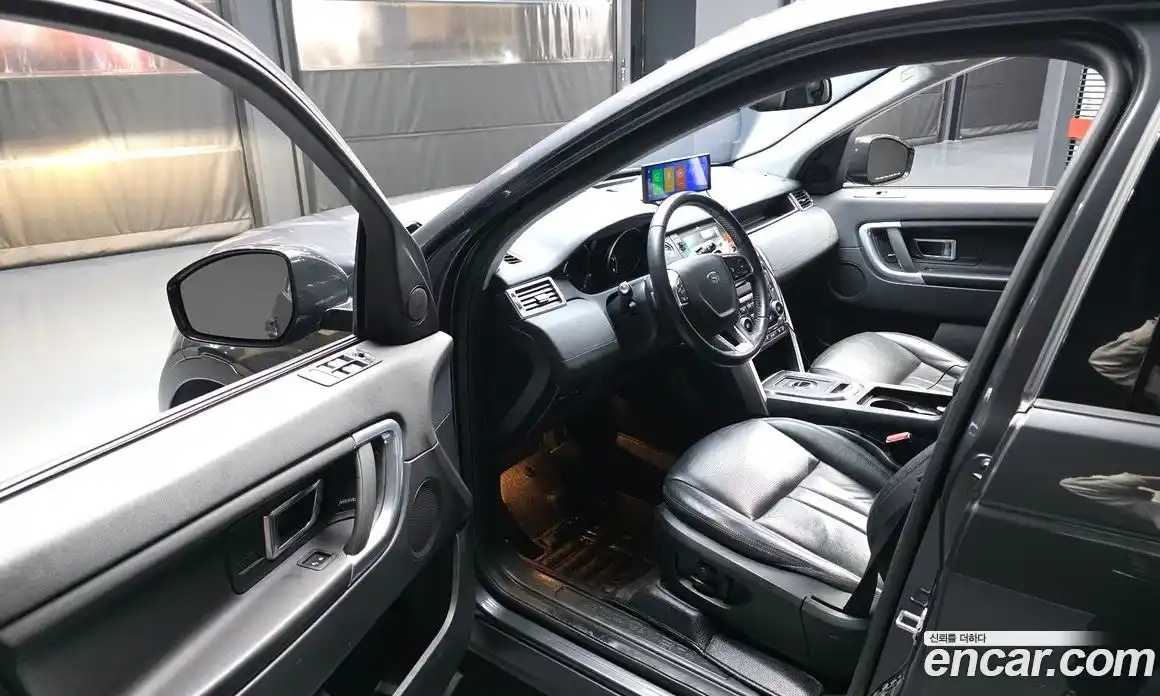 Land Rover Discovery Sport 2018 2.0 гидро в Москве № 471284, фото 10
