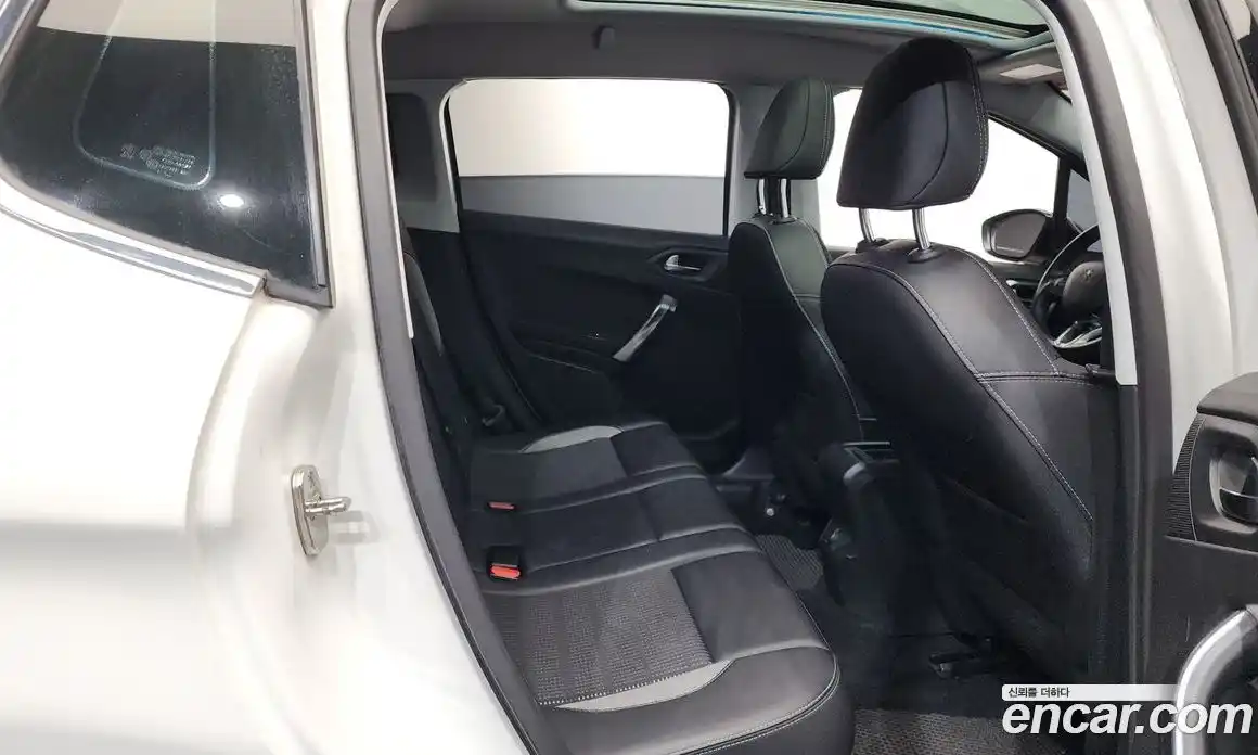 Peugeot 2008 2016 1.6 гидро в Москве № 500507, фото 12