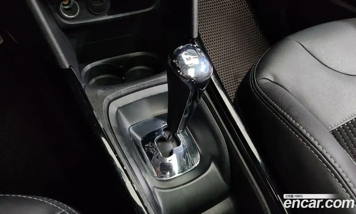 Peugeot 2008 2016 1.6 гидро в Москве № 500507, фото 9