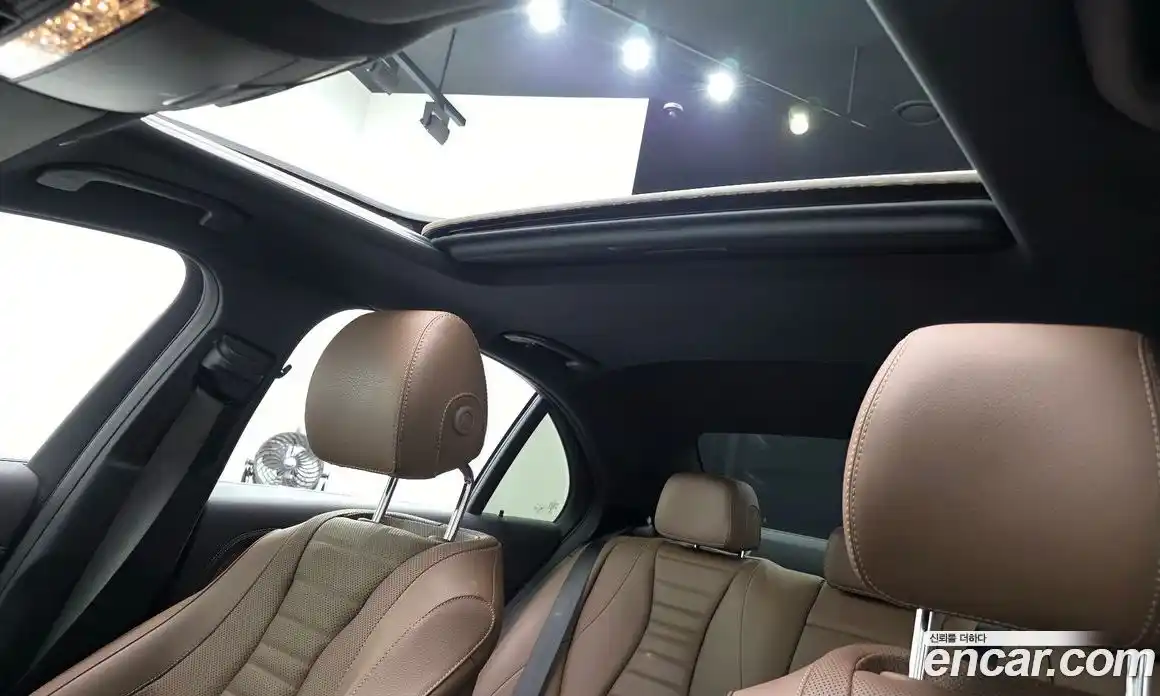 Mercedes-Benz E-Class 2022 2.0 гидро, фото 19