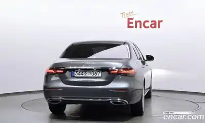 Mercedes-Benz E-Class 2022 2.0 гидро, миниатюра 4