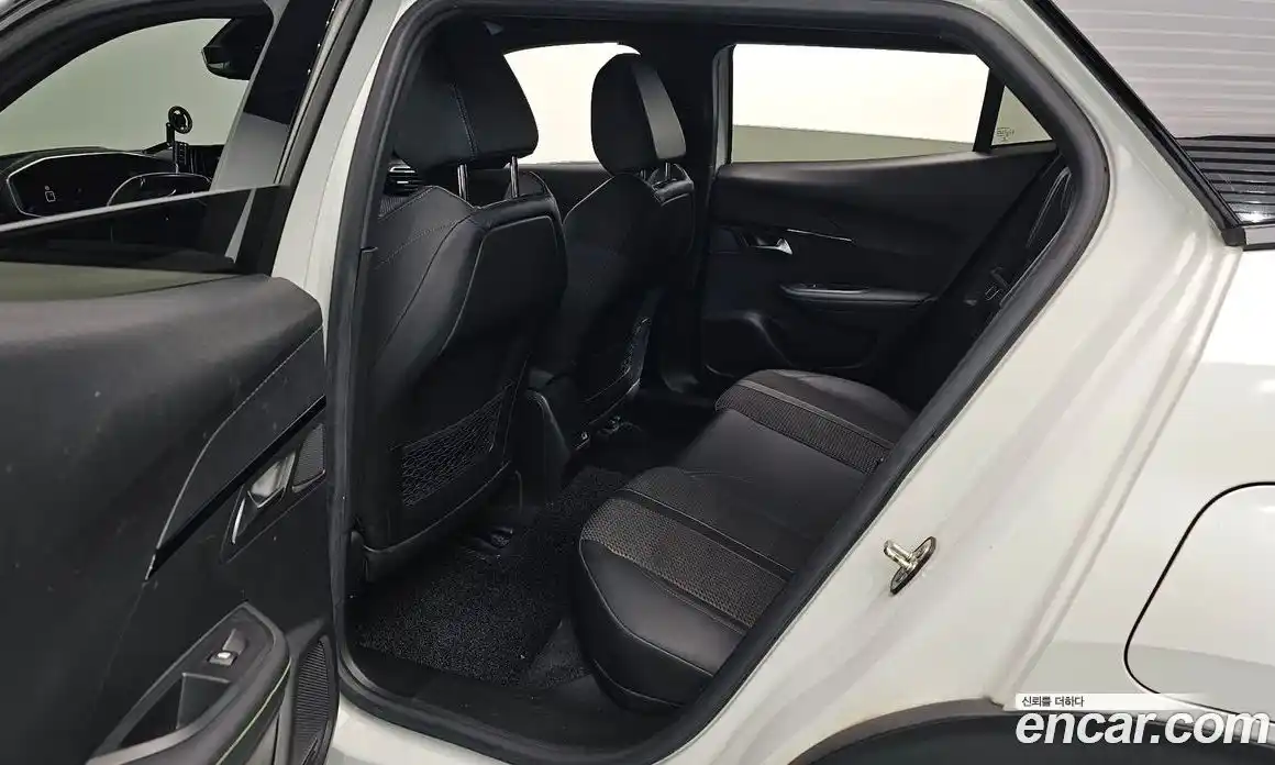 Peugeot 2008 2021 1.5 гидро в Москве № 547917, фото 12