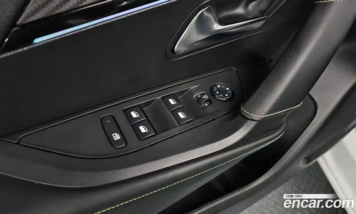 Peugeot 2008 2021 1.5 гидро в Москве № 547917, фото 17