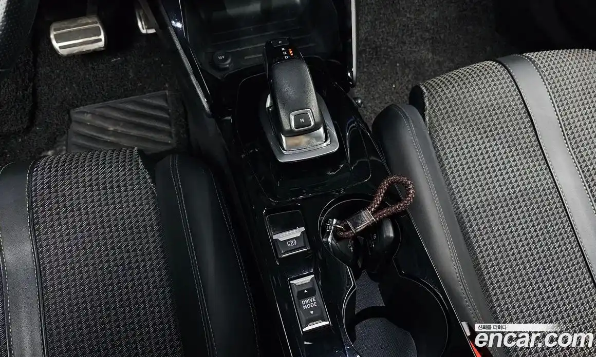 Peugeot 2008 2021 1.5 гидро в Москве № 547917, фото 9