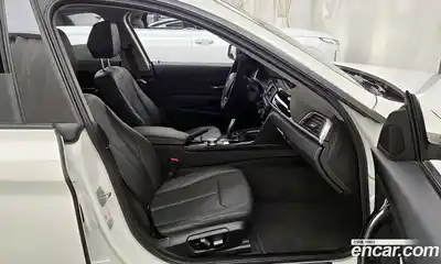 BMW 3-Series 2018 2.0 гидро в Москве № 800373, миниатюра 11