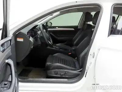 Volkswagen Passat 2022 2.0 гидро в Москве № 803027, миниатюра 11