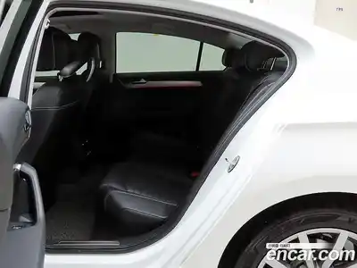 Volkswagen Passat 2022 2.0 гидро в Москве № 803027, миниатюра 12