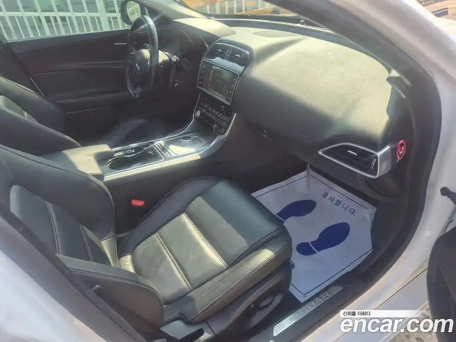 Jaguar XE 2015 2.0 гидро в Москве № 897289, фото 14