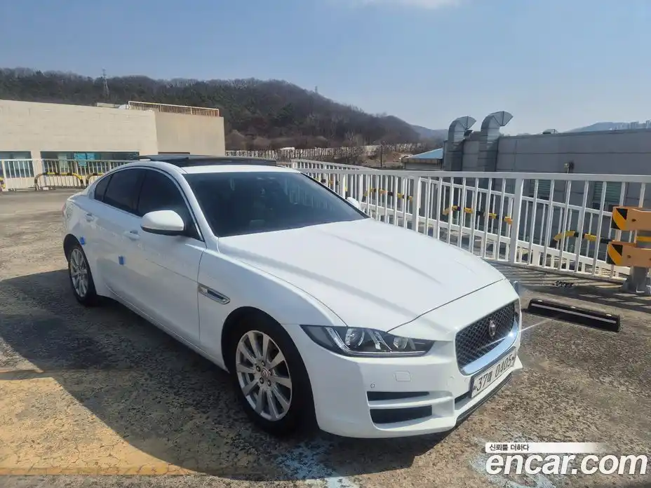 Jaguar XE 2015 2.0 гидро в Москве № 897289, фото 3