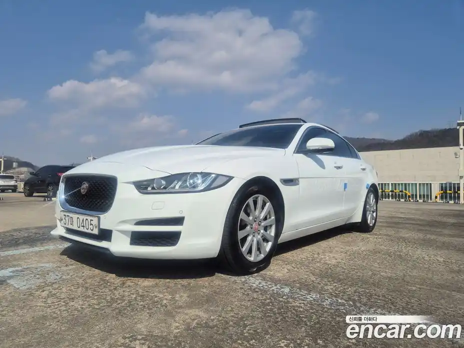Jaguar XE 2015 2.0 гидро в Москве № 897289, фото 4