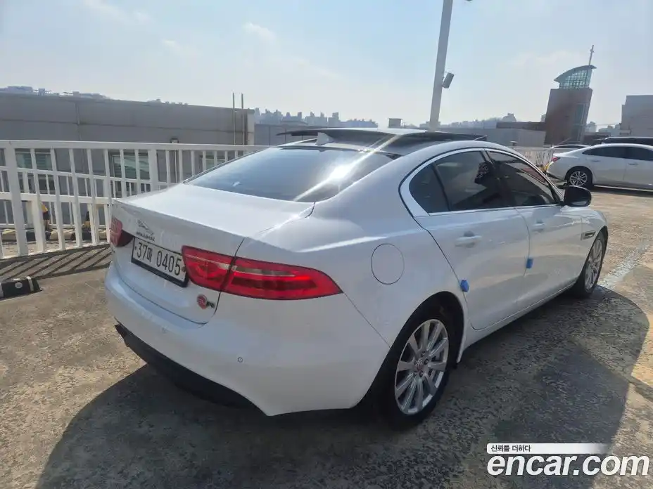 Jaguar XE 2015 2.0 гидро в Москве № 897289, фото 5