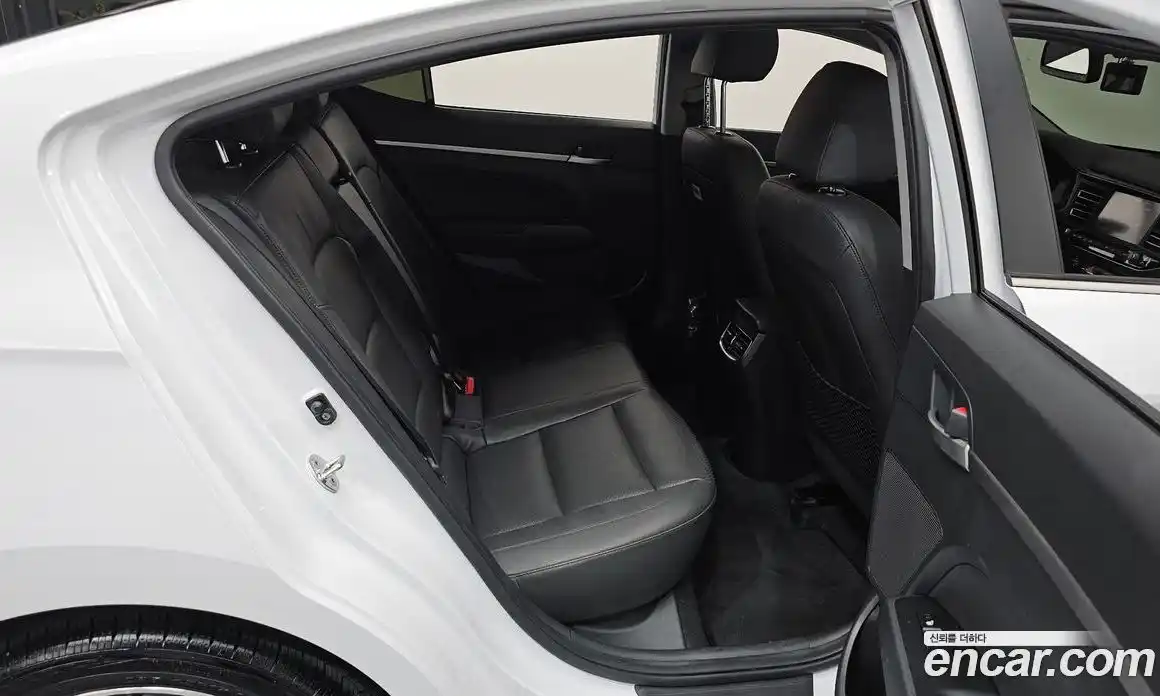Hyundai Avante 2019 1.6 гидро в Москве № 926390, фото 12