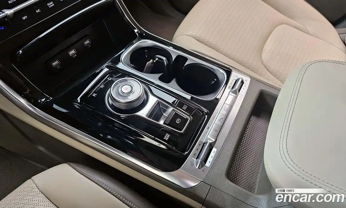Kia Canival 2022 3.5 гидро в Москве, фото 9