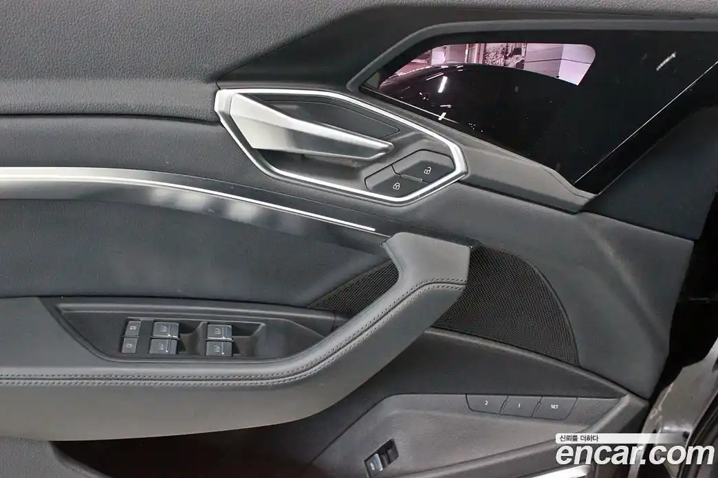 Audi e-tron 2022 гидро в Москве № 1002362, фото 11