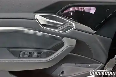 Audi e-tron 2022 гидро в Москве № 1002362, миниатюра 11