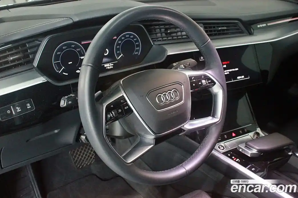 Audi e-tron 2022 гидро в Москве № 1002362, фото 14