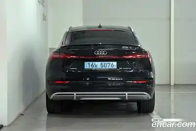 Audi e-tron 2022 гидро в Москве № 1002362, миниатюра 4
