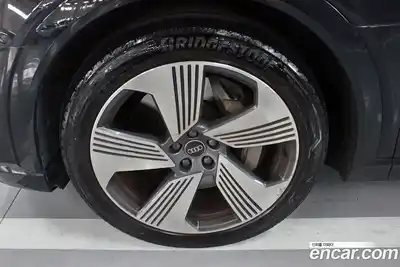 Audi e-tron 2022 гидро в Москве № 1002362, миниатюра 5