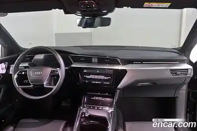 Audi e-tron 2022 гидро в Москве № 1002362, миниатюра 8