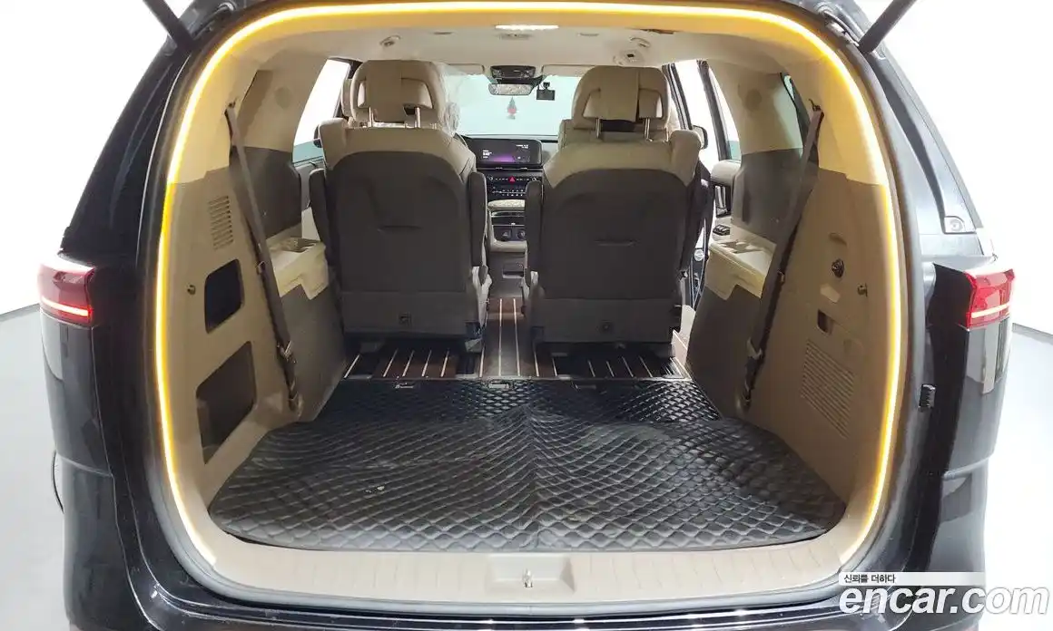 Kia Canival 2023 3.5 Автомат в Москве № 1002933, фото 20