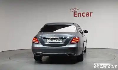 Mercedes-Benz E-Class 2018 2.0 гидро в Москве № 1006042, миниатюра 3