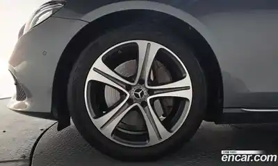 Mercedes-Benz E-Class 2018 2.0 гидро в Москве № 1006042, миниатюра 4