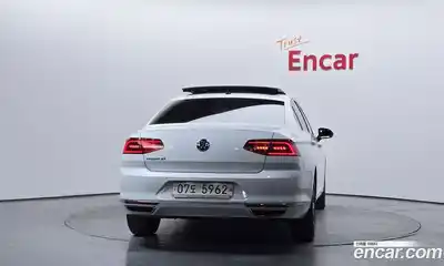 Volkswagen Passat 2018 2.0 гидро в Москве № 1014665, миниатюра 4