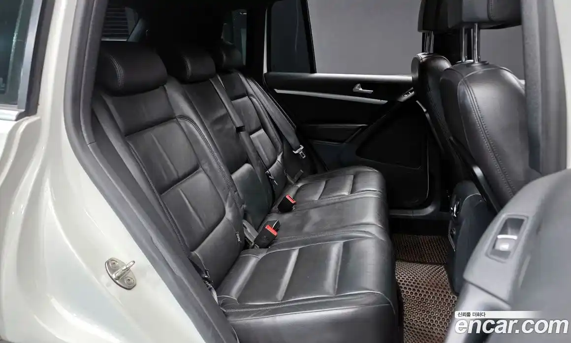 Volkswagen Tiguan 2013 2.0 гидро в Москве № 136521, фото 12