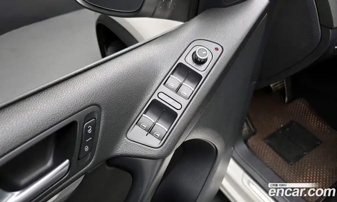 Volkswagen Tiguan 2013 2.0 гидро в Москве № 136521, фото 17