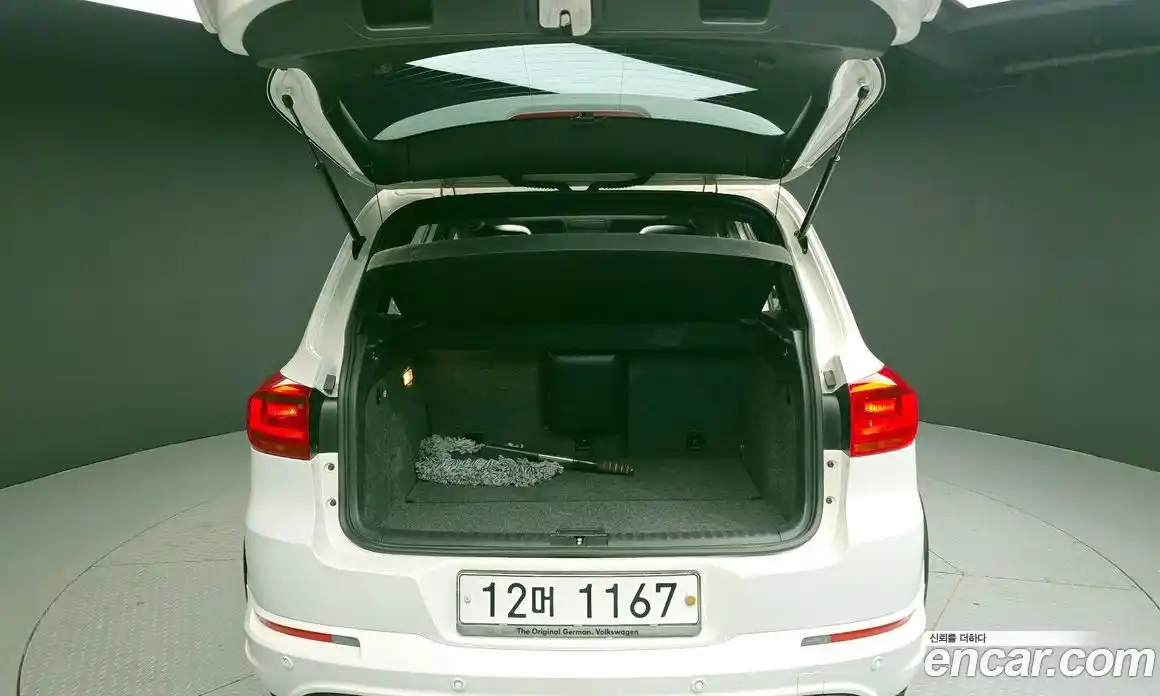 Volkswagen Tiguan 2013 2.0 гидро в Москве № 136521, фото 20
