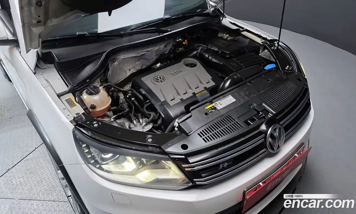 Volkswagen Tiguan 2013 2.0 гидро в Москве № 136521, фото 6