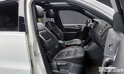 Volkswagen Tiguan 2013 2.0 гидро в Москве № 136521, миниатюра 10