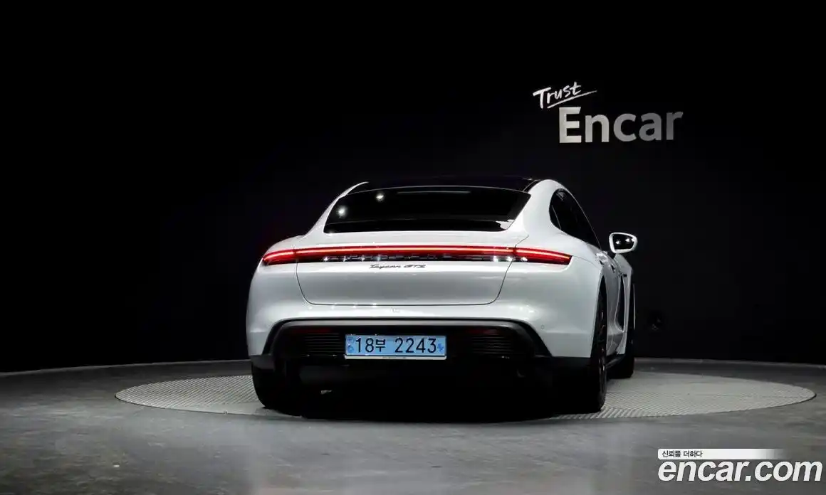 Porsche Taycan 2023 0.1 гидро в Москве № 165280, фото 3