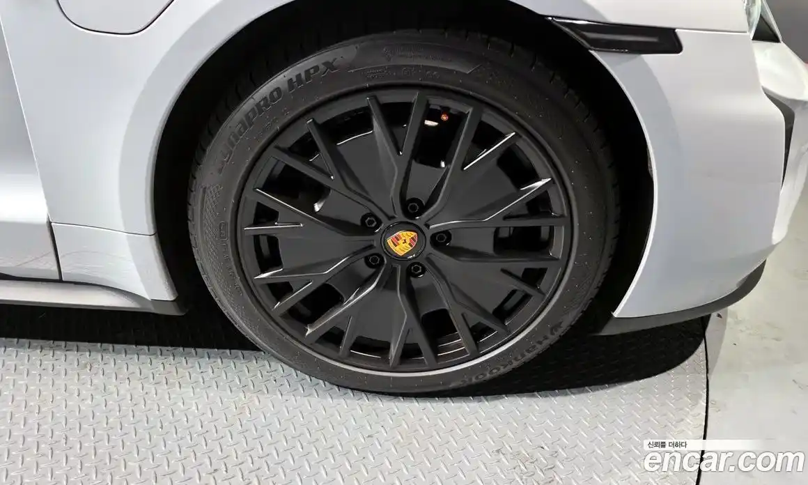 Porsche Taycan 2023 0.1 гидро в Москве № 165280, фото 4
