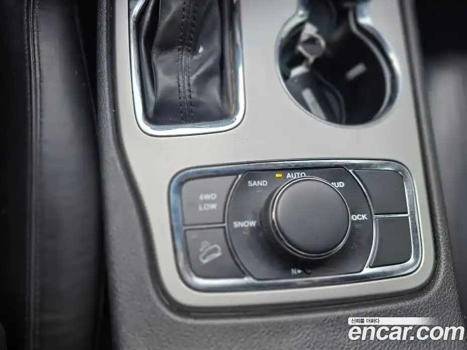 Jeep Cherokee 2018 3.6 гидро в Москве № 170058, фото 12