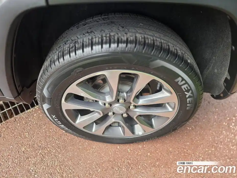 Jeep Cherokee 2018 3.6 гидро в Москве № 170058, фото 20