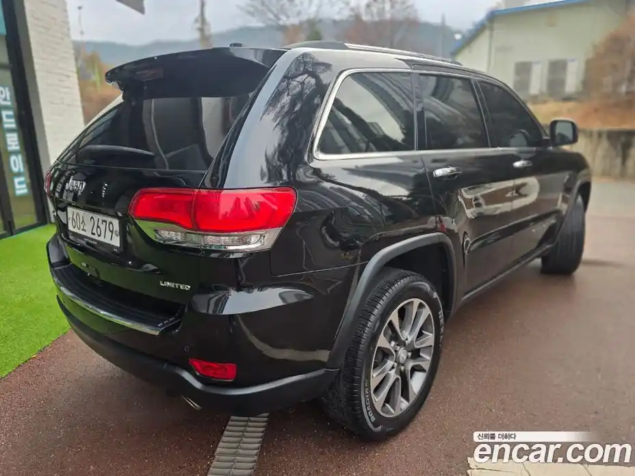 Jeep Cherokee 2018 3.6 гидро в Москве № 170058, фото 6