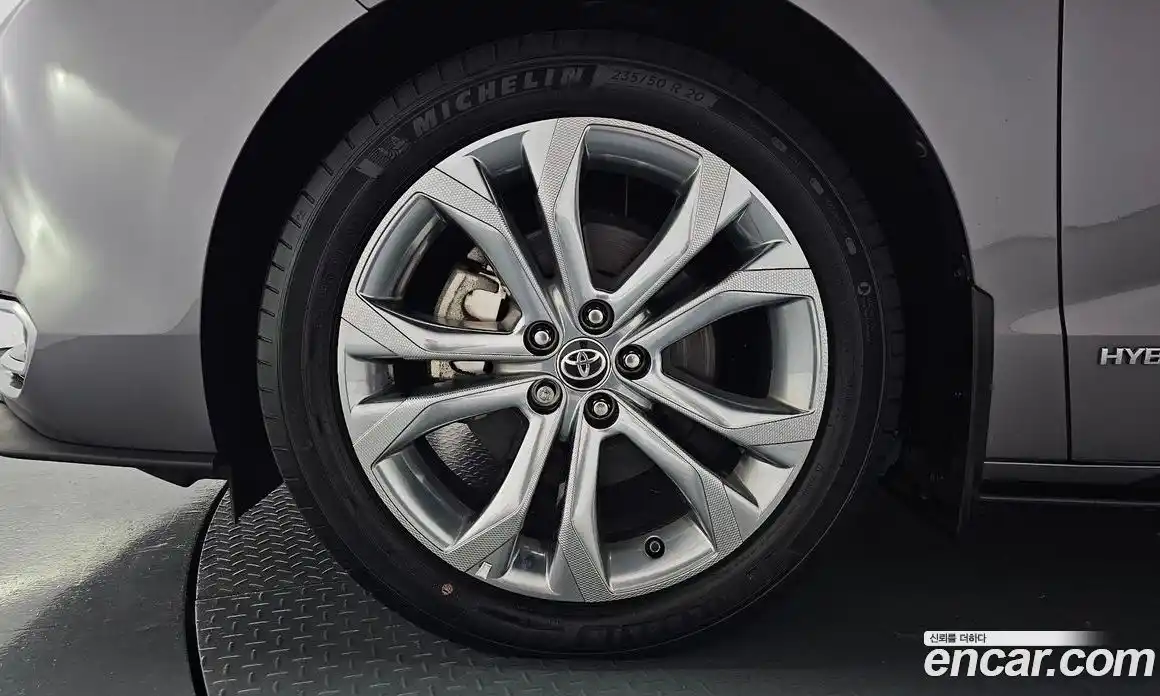 Toyota Sienna 2021 2.5 гидро в Москве № 170309, фото 4