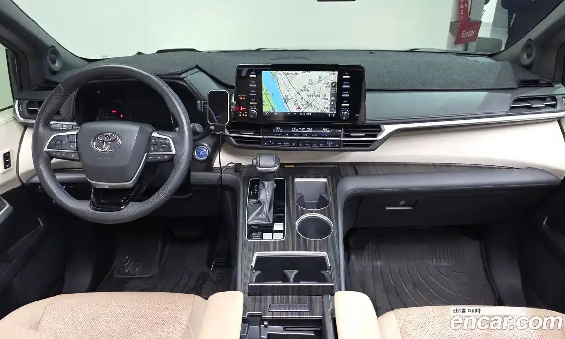 Toyota Sienna 2021 2.5 гидро в Москве № 170309, фото 6