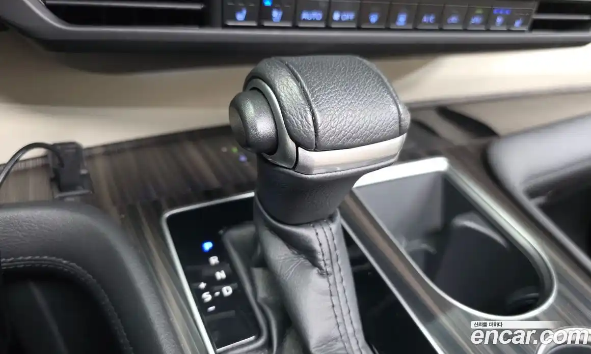 Toyota Sienna 2021 2.5 гидро в Москве № 170309, фото 8