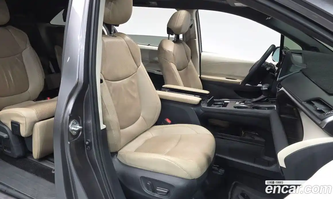 Toyota Sienna 2021 2.5 гидро в Москве № 170309, фото 9