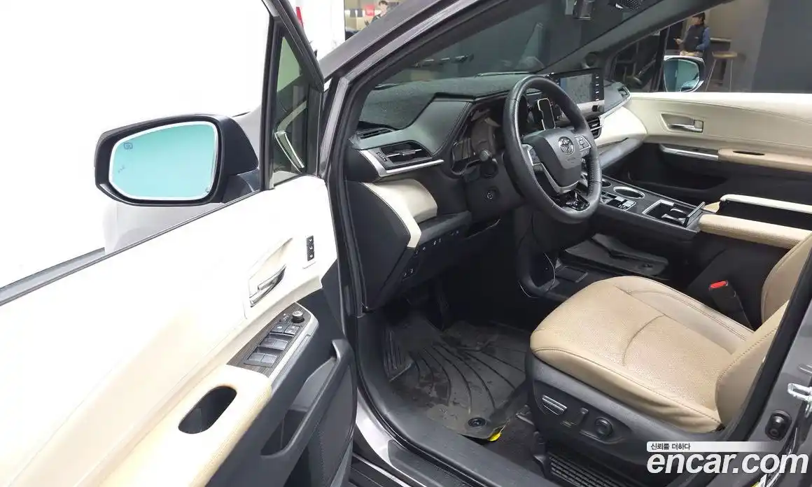 Toyota Sienna 2021 2.5 гидро в Москве № 170309, фото 10
