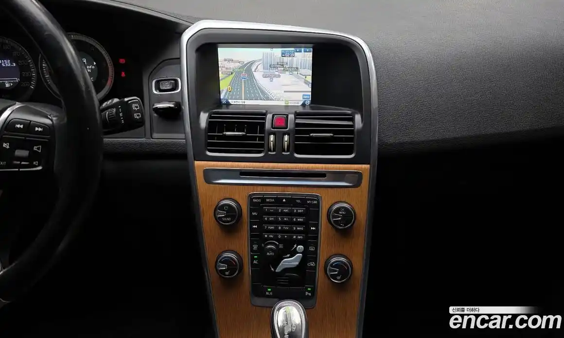 Volvo XC60 2013 2.0 гидро в Москве № 172388, фото 14